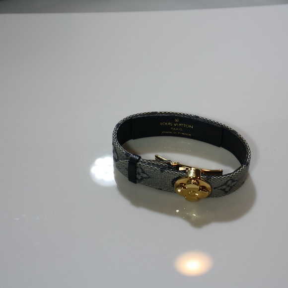 Pre-owned Louis Vuitton Bracelet. Authentic - Picture 2 of 2